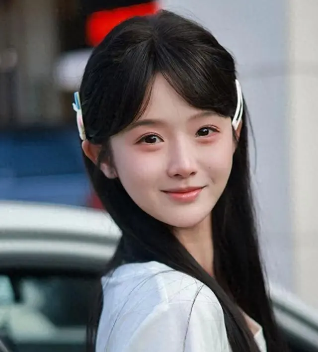 至春禾三部短剧连爆：左耳失聪92分贝不演苦情，用野气与本能重写短剧甜妹范式 - 资讯配图