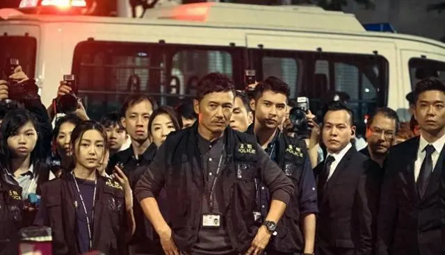 苗侨伟67岁主演《重案解密》饰演一线警长引年龄设定讨论 - 资讯配图