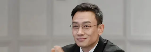 那家威凭《大唐狄公案》裴侍郎角色登热搜，20年配角经历获关注 - 资讯配图