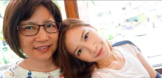 林凯恩母亲节陪母打麻雀防痴呆，暑期试水宠物酒店创业 - 相关图片
